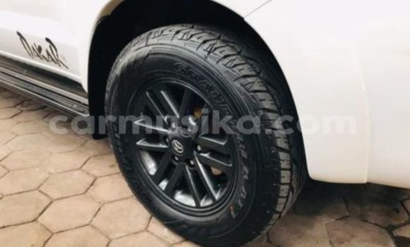 Acheter Occasion Voiture Toyota Hilux Blanc à Beitbridge, Matabeleland South Acheter Occasion Voiture Toyota Hilux Blanc à Beitbridge, Matabeleland South