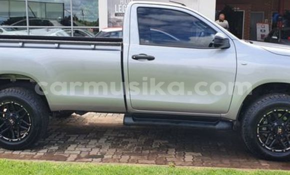 Tenga Tsaru Toyota Hilux Sirivha Mota in Beitbridge in Matabeleland South Tenga Tsaru Toyota Hilux Sirivha Mota in Beitbridge in Matabeleland South