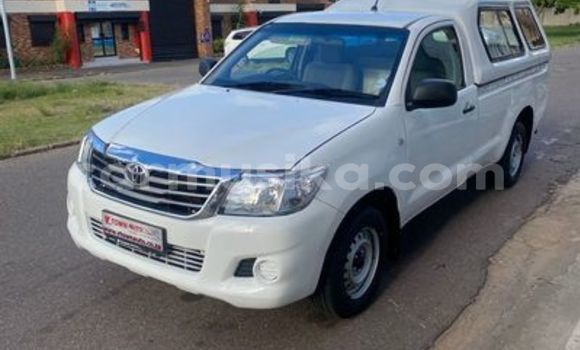 Buy Used Toyota Hilux White Car in Beitbridge in Matabeleland South