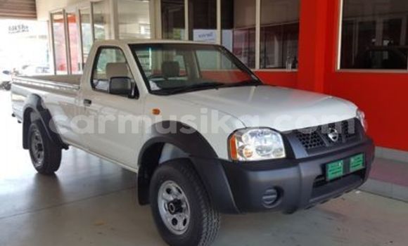 Buy Used Nissan NP 300 White Car in Beitbridge in Matabeleland South Buy Used Nissan NP 300 White Car in Beitbridge in Matabeleland South