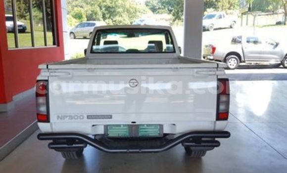 Buy Used Nissan NP 300 White Car in Beitbridge in Matabeleland South Buy Used Nissan NP 300 White Car in Beitbridge in Matabeleland South