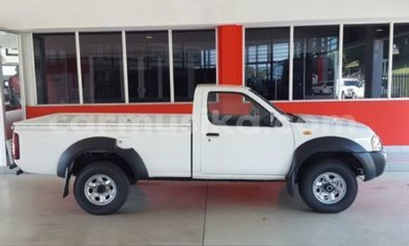 Buy Used Nissan NP 300 White Car in Beitbridge in Matabeleland South Buy Used Nissan NP 300 White Car in Beitbridge in Matabeleland South