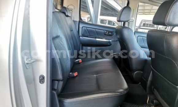 Tenga Tsaru Toyota Hilux Sirivha Mota in Beitbridge in Matabeleland South Tenga Tsaru Toyota Hilux Sirivha Mota in Beitbridge in Matabeleland South