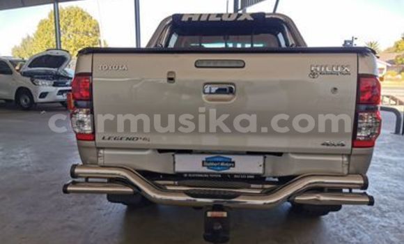 Tenga Tsaru Toyota Hilux Sirivha Mota in Beitbridge in Matabeleland South Tenga Tsaru Toyota Hilux Sirivha Mota in Beitbridge in Matabeleland South