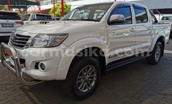 Buy Used Toyota Hilux White Car in Beitbridge in Matabeleland South Buy Used Toyota Hilux White Car in Beitbridge in Matabeleland South
