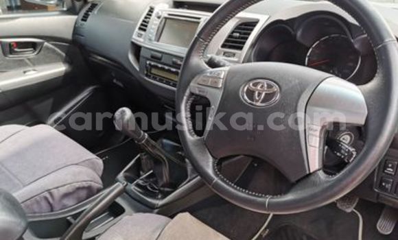 Buy Used Toyota Hilux White Car in Beitbridge in Matabeleland South Buy Used Toyota Hilux White Car in Beitbridge in Matabeleland South