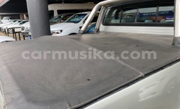 Acheter Occasion Voiture Toyota Hilux Gris à Belvédère, Harare Acheter Occasion Voiture Toyota Hilux Gris à Belvédère, Harare