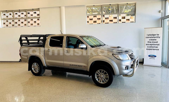 Nunua Ilio tumika Toyota Hilux Fedha Gari ndani ya Beitbridge nchini Matabeleland Kusini