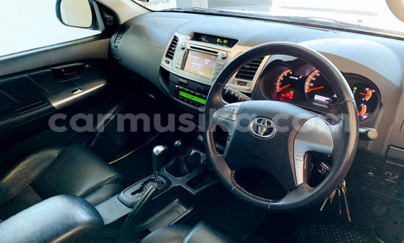 Nunua Ilio tumika Toyota Hilux Fedha Gari ndani ya Beitbridge nchini Matabeleland Kusini Nunua Ilio tumika Toyota Hilux Fedha Gari ndani ya Beitbridge nchini Matabeleland Kusini