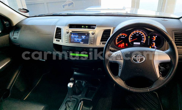 Nunua Ilio tumika Toyota Hilux Fedha Gari ndani ya Beitbridge nchini Matabeleland Kusini Nunua Ilio tumika Toyota Hilux Fedha Gari ndani ya Beitbridge nchini Matabeleland Kusini