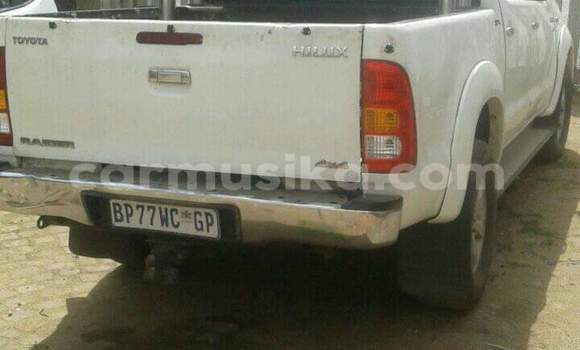 Acheter Occasion Voiture Toyota Hilux Blanc à Belvédère, Harare Acheter Occasion Voiture Toyota Hilux Blanc à Belvédère, Harare