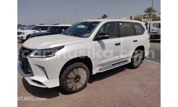 Acheter Import Voiture Lexus LX Blanc à Import - Dubai, Harare Acheter Import Voiture Lexus LX Blanc à Import - Dubai, Harare