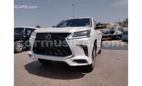 Acheter Import Voiture Lexus LX Blanc à Import - Dubai, Harare Acheter Import Voiture Lexus LX Blanc à Import - Dubai, Harare