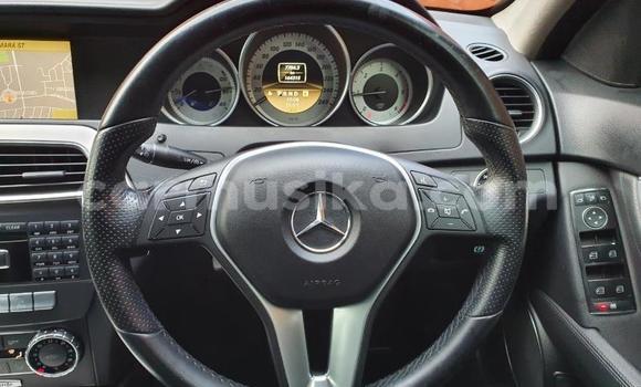 Acheter Occasion Voiture Mercedes‒Benz C–Class Blanc à Beitbridge, Matabeleland South Acheter Occasion Voiture Mercedes‒Benz C–Class Blanc à Beitbridge, Matabeleland South