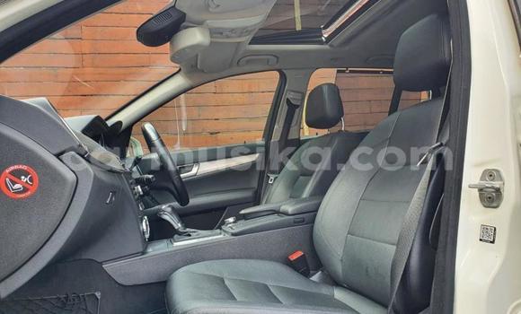 Acheter Occasion Voiture Mercedes‒Benz C–Class Blanc à Beitbridge, Matabeleland South Acheter Occasion Voiture Mercedes‒Benz C–Class Blanc à Beitbridge, Matabeleland South