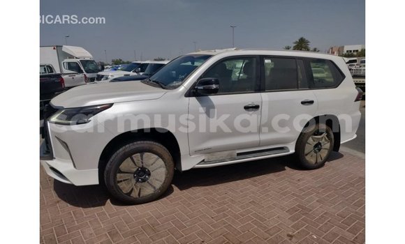 Acheter Import Voiture Lexus LX Blanc à Import - Dubai, Harare Acheter Import Voiture Lexus LX Blanc à Import - Dubai, Harare