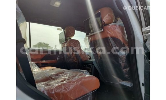 Acheter Import Voiture Lexus LX Blanc à Import - Dubai, Harare Acheter Import Voiture Lexus LX Blanc à Import - Dubai, Harare