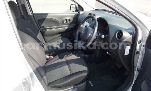 Nunua Ilio tumika Nissan March Fedha Gari ndani ya Beitbridge nchini Matabeleland Kusini Nunua Ilio tumika Nissan March Fedha Gari ndani ya Beitbridge nchini Matabeleland Kusini