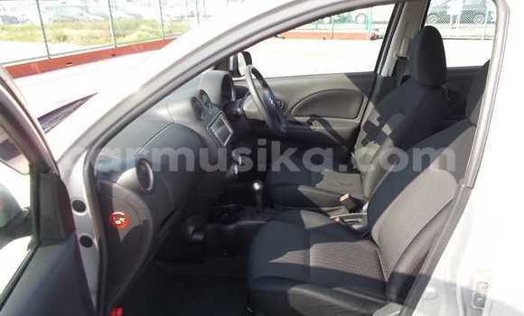 Nunua Ilio tumika Nissan March Fedha Gari ndani ya Beitbridge nchini Matabeleland Kusini Nunua Ilio tumika Nissan March Fedha Gari ndani ya Beitbridge nchini Matabeleland Kusini