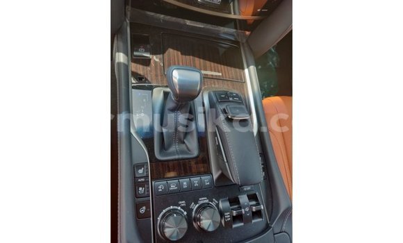 Acheter Import Voiture Lexus LX Blanc à Import - Dubai, Harare Acheter Import Voiture Lexus LX Blanc à Import - Dubai, Harare