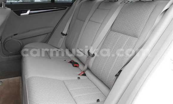 Nunua Ilio tumika Mercedes‒Benz C–Class Nyeupe Gari ndani ya Beitbridge nchini Matabeleland Kusini Nunua Ilio tumika Mercedes‒Benz C–Class Nyeupe Gari ndani ya Beitbridge nchini Matabeleland Kusini