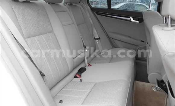 Nunua Ilio tumika Mercedes‒Benz C–Class Nyeupe Gari ndani ya Beitbridge nchini Matabeleland Kusini Nunua Ilio tumika Mercedes‒Benz C–Class Nyeupe Gari ndani ya Beitbridge nchini Matabeleland Kusini