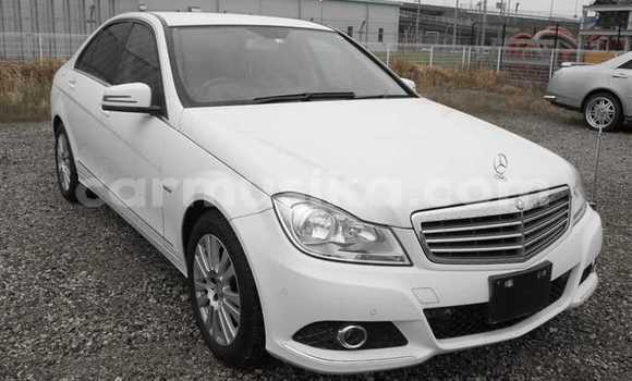 Nunua Ilio tumika Mercedes‒Benz C–Class Nyeupe Gari ndani ya Beitbridge nchini Matabeleland Kusini Nunua Ilio tumika Mercedes‒Benz C–Class Nyeupe Gari ndani ya Beitbridge nchini Matabeleland Kusini