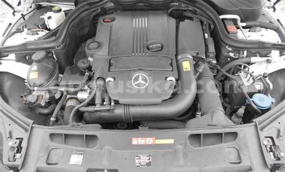 Nunua Ilio tumika Mercedes‒Benz C–Class Nyeupe Gari ndani ya Beitbridge nchini Matabeleland Kusini Nunua Ilio tumika Mercedes‒Benz C–Class Nyeupe Gari ndani ya Beitbridge nchini Matabeleland Kusini