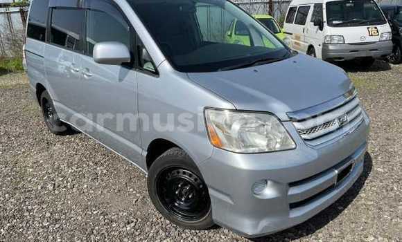 Buy Used Toyota Noah Silver Car in Beitbridge in Matabeleland South Buy Used Toyota Noah Silver Car in Beitbridge in Matabeleland South