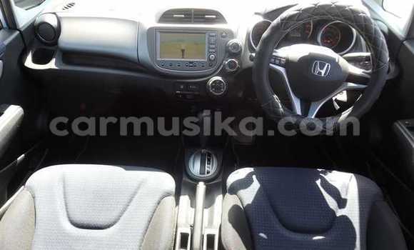 Nunua Ilio tumika Honda Fit Bluu Gari ndani ya Beitbridge nchini Matabeleland Kusini Nunua Ilio tumika Honda Fit Bluu Gari ndani ya Beitbridge nchini Matabeleland Kusini