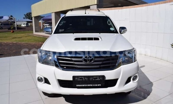 Acheter Occasion Voiture Toyota Hilux Blanc à Beitbridge, Matabeleland South Acheter Occasion Voiture Toyota Hilux Blanc à Beitbridge, Matabeleland South