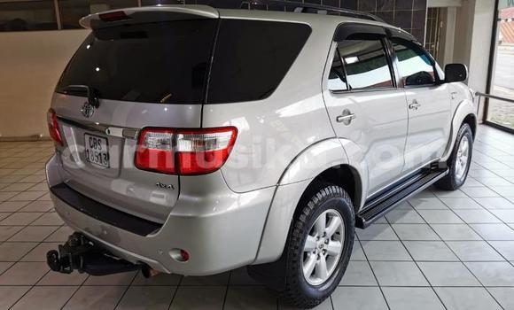 Nunua Ilio tumika Toyota Hilux Fedha Gari ndani ya Willowvale nchini Harare Nunua Ilio tumika Toyota Hilux Fedha Gari ndani ya Willowvale nchini Harare