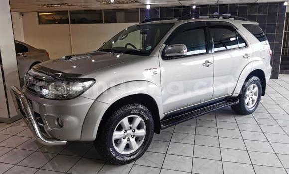 Nunua Ilio tumika Toyota Hilux Fedha Gari ndani ya Willowvale nchini Harare Nunua Ilio tumika Toyota Hilux Fedha Gari ndani ya Willowvale nchini Harare
