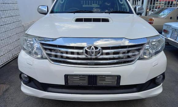 Nunua Ilio tumika Toyota Fortuner Nyeupe Gari ndani ya Willowvale nchini Harare Nunua Ilio tumika Toyota Fortuner Nyeupe Gari ndani ya Willowvale nchini Harare