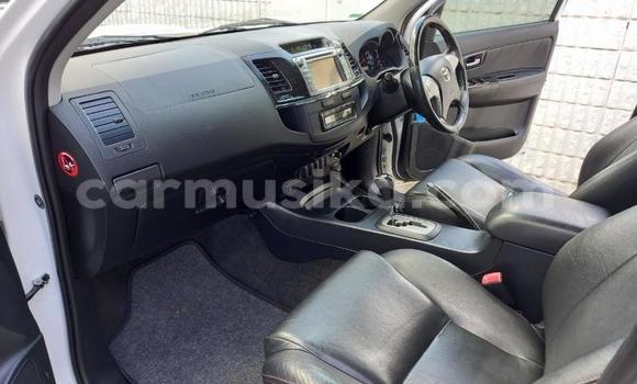 Nunua Ilio tumika Toyota Fortuner Nyeupe Gari ndani ya Willowvale nchini Harare Nunua Ilio tumika Toyota Fortuner Nyeupe Gari ndani ya Willowvale nchini Harare