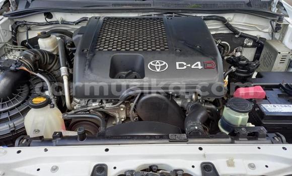 Nunua Ilio tumika Toyota Fortuner Nyeupe Gari ndani ya Willowvale nchini Harare Nunua Ilio tumika Toyota Fortuner Nyeupe Gari ndani ya Willowvale nchini Harare