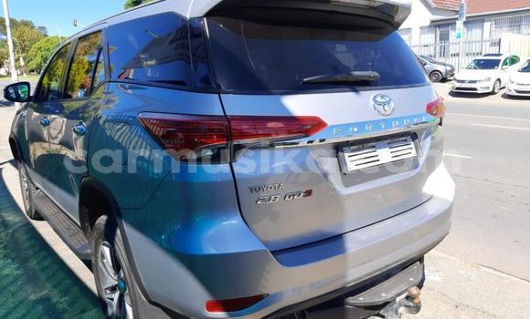 Nunua Ilio tumika Toyota Fortuner Fedha Gari ndani ya Willowvale nchini Harare Nunua Ilio tumika Toyota Fortuner Fedha Gari ndani ya Willowvale nchini Harare