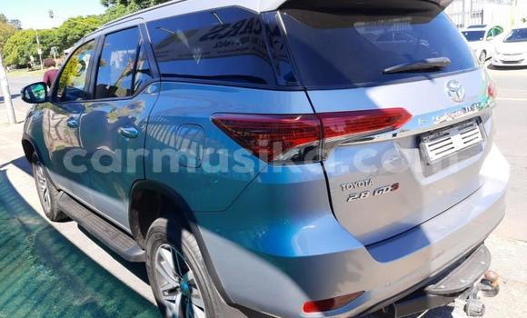 Nunua Ilio tumika Toyota Fortuner Fedha Gari ndani ya Willowvale nchini Harare Nunua Ilio tumika Toyota Fortuner Fedha Gari ndani ya Willowvale nchini Harare