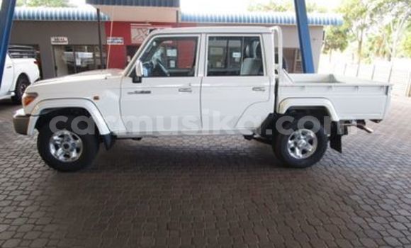 Tenga Tsaru Toyota Land Cruiser Chena Mota in Beitbridge in Matabeleland South Tenga Tsaru Toyota Land Cruiser Chena Mota in Beitbridge in Matabeleland South