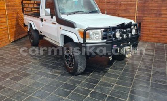 Nunua Ilio tumika Toyota Land Cruiser Nyeupe Gari ndani ya Beitbridge nchini Matabeleland Kusini Nunua Ilio tumika Toyota Land Cruiser Nyeupe Gari ndani ya Beitbridge nchini Matabeleland Kusini
