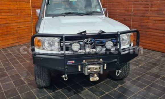 Nunua Ilio tumika Toyota Land Cruiser Nyeupe Gari ndani ya Beitbridge nchini Matabeleland Kusini Nunua Ilio tumika Toyota Land Cruiser Nyeupe Gari ndani ya Beitbridge nchini Matabeleland Kusini