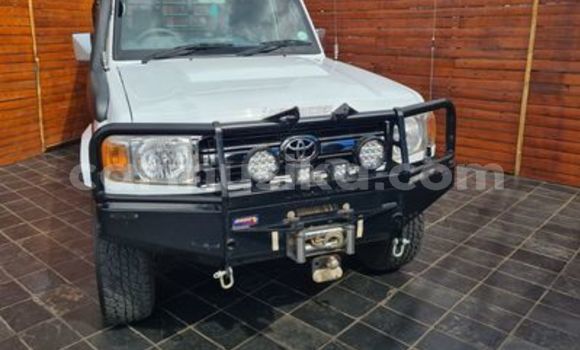 Nunua Ilio tumika Toyota Land Cruiser Nyeupe Gari ndani ya Beitbridge nchini Matabeleland Kusini Nunua Ilio tumika Toyota Land Cruiser Nyeupe Gari ndani ya Beitbridge nchini Matabeleland Kusini