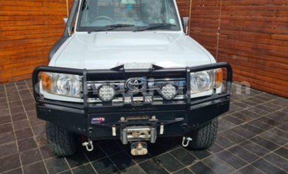 Nunua Ilio tumika Toyota Land Cruiser Nyeupe Gari ndani ya Beitbridge nchini Matabeleland Kusini Nunua Ilio tumika Toyota Land Cruiser Nyeupe Gari ndani ya Beitbridge nchini Matabeleland Kusini