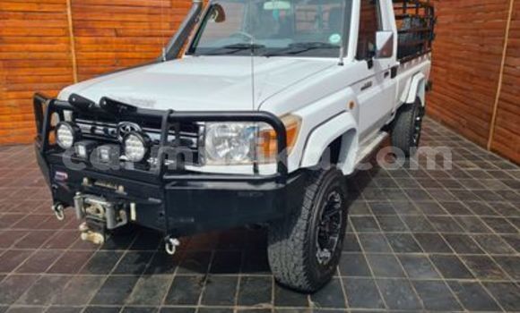 Nunua Ilio tumika Toyota Land Cruiser Nyeupe Gari ndani ya Beitbridge nchini Matabeleland Kusini Nunua Ilio tumika Toyota Land Cruiser Nyeupe Gari ndani ya Beitbridge nchini Matabeleland Kusini