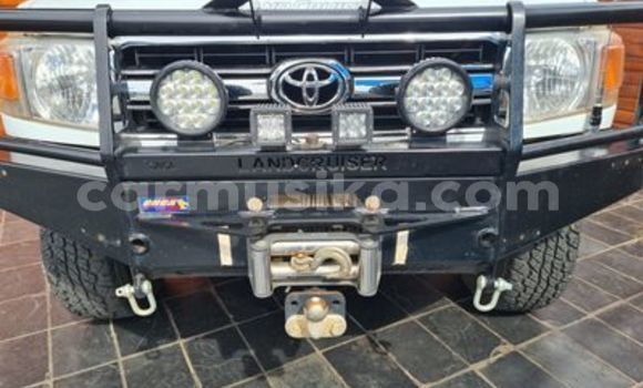 Nunua Ilio tumika Toyota Land Cruiser Nyeupe Gari ndani ya Beitbridge nchini Matabeleland Kusini Nunua Ilio tumika Toyota Land Cruiser Nyeupe Gari ndani ya Beitbridge nchini Matabeleland Kusini