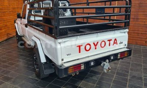 Nunua Ilio tumika Toyota Land Cruiser Nyeupe Gari ndani ya Beitbridge nchini Matabeleland Kusini Nunua Ilio tumika Toyota Land Cruiser Nyeupe Gari ndani ya Beitbridge nchini Matabeleland Kusini