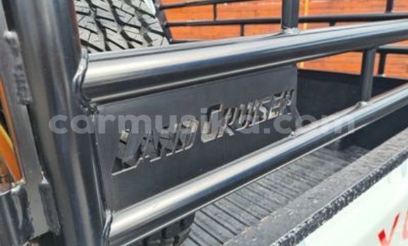 Nunua Ilio tumika Toyota Land Cruiser Nyeupe Gari ndani ya Beitbridge nchini Matabeleland Kusini Nunua Ilio tumika Toyota Land Cruiser Nyeupe Gari ndani ya Beitbridge nchini Matabeleland Kusini