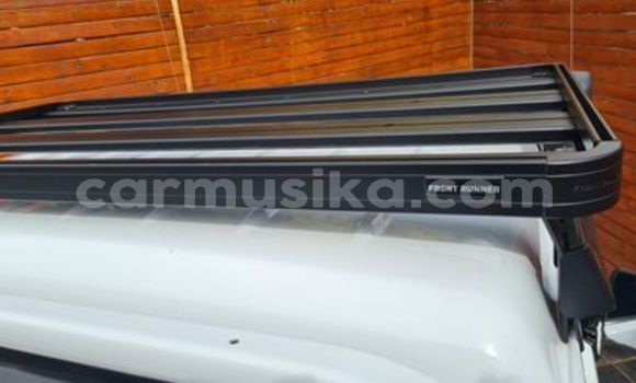 Nunua Ilio tumika Toyota Land Cruiser Nyeupe Gari ndani ya Beitbridge nchini Matabeleland Kusini Nunua Ilio tumika Toyota Land Cruiser Nyeupe Gari ndani ya Beitbridge nchini Matabeleland Kusini