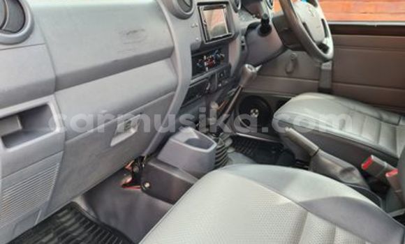 Nunua Ilio tumika Toyota Land Cruiser Nyeupe Gari ndani ya Beitbridge nchini Matabeleland Kusini Nunua Ilio tumika Toyota Land Cruiser Nyeupe Gari ndani ya Beitbridge nchini Matabeleland Kusini