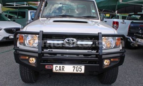 Buy Used Toyota Land Cruiser White Car in Beitbridge in Matabeleland South Buy Used Toyota Land Cruiser White Car in Beitbridge in Matabeleland South